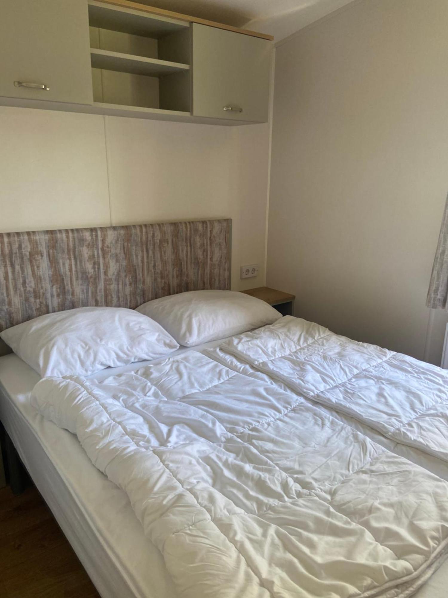 Camping De Duinhoeve Chalet Vogel Not For Companies Nieuw-Haamstede Luaran gambar