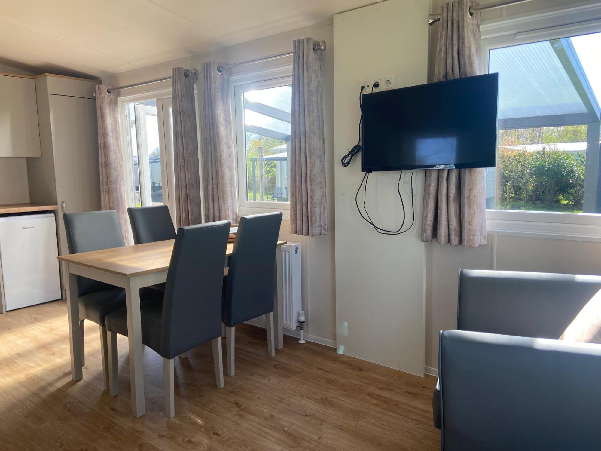 Camping De Duinhoeve Chalet Vogel Not For Companies Nieuw-Haamstede Luaran gambar