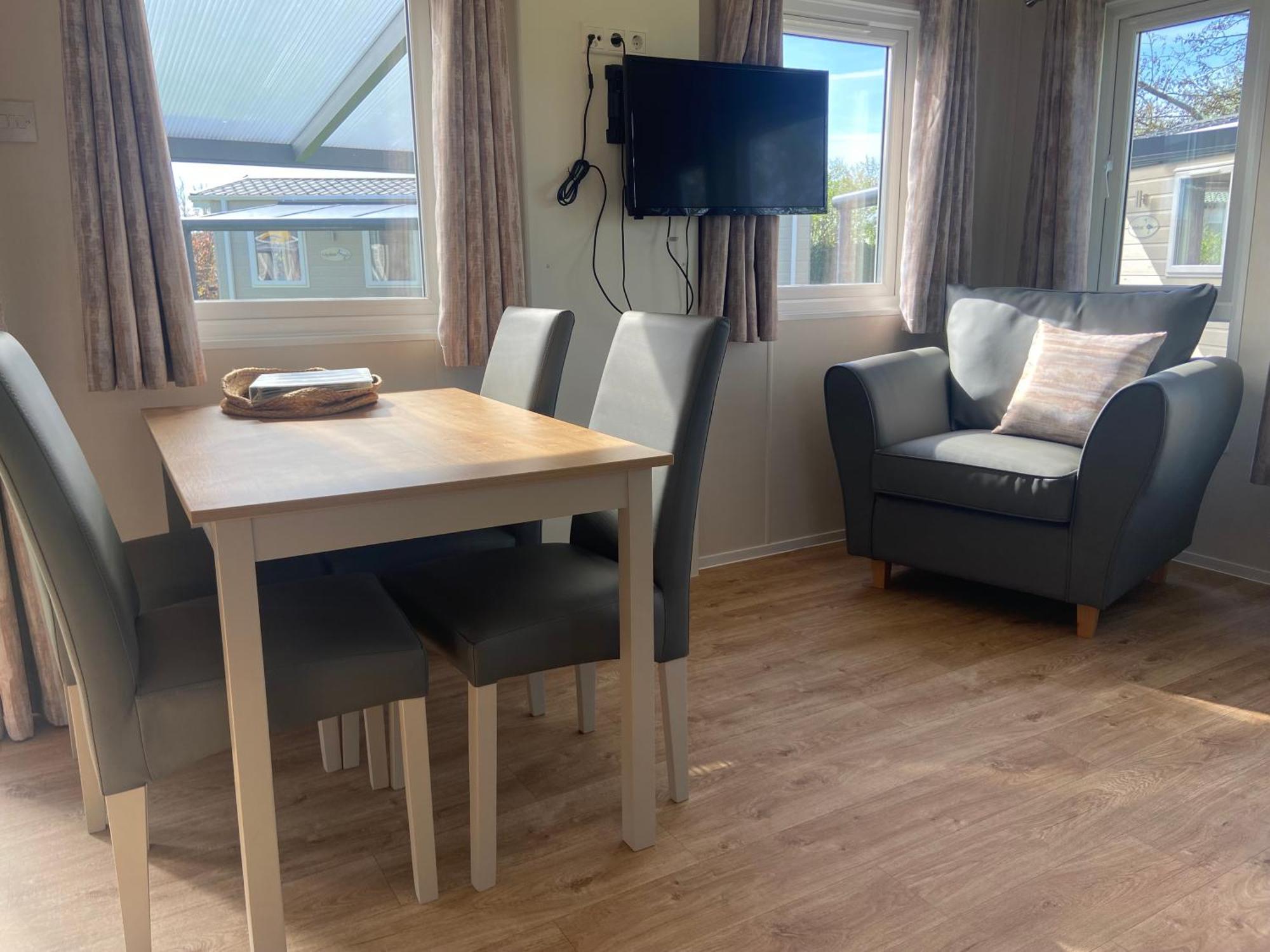 Camping De Duinhoeve Chalet Vogel Not For Companies Nieuw-Haamstede Luaran gambar
